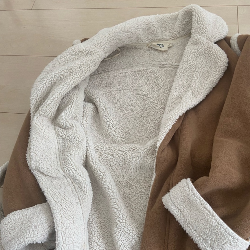 UGG Cream Textured Jacket - Picture 8 of 8